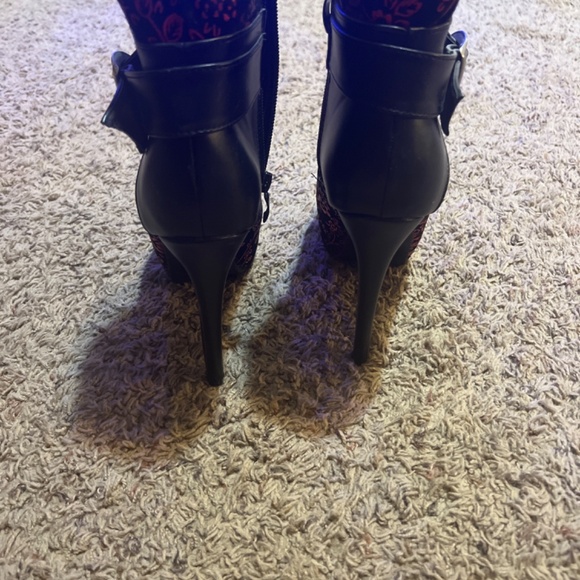 Show story high heel booties - Picture 3 of 6